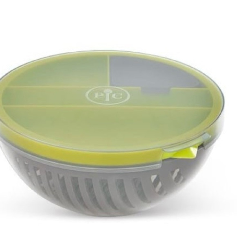 Pampered chef SALAD CUTTING BOWL